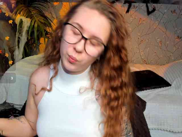 Elsiee-Cuttiess, live webcam girl, age 18, from Россия, streaming now, anaal spelen, chatten