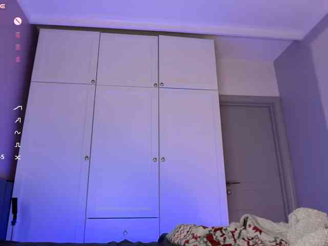Alicee-teasee, live webcam girl, age 25, from Россия, streaming now, anaal spelen, kontneuken