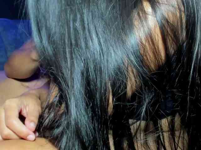 playsgirlhot, live webcam girl, age 22, from COLOMBIA, streaming now, trio, anaal spelen
