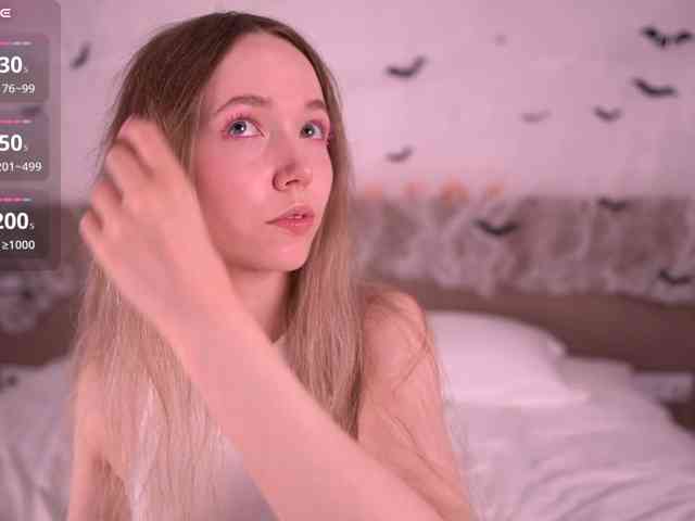 HoneyAhegao, live webcam girl, age 18, from FRANCE, streaming now, chatten, dansen