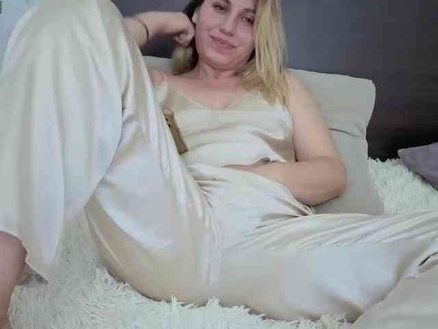 Abby666, live webcam girl, age 41, streaming now, chatten, genieten