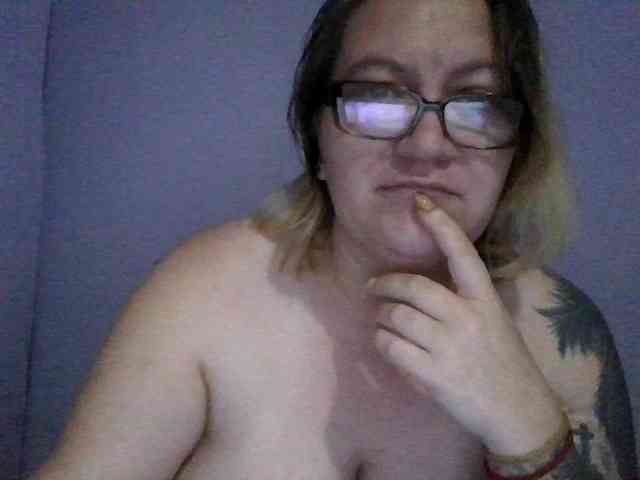 sweetmommy, live webcam girl, age 45, from BONGACAMS, streaming now, pijpbeurt, chatten