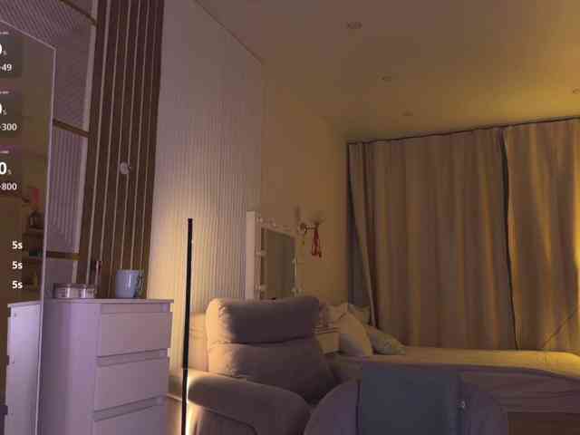 AlexaS_, live webcam girl, age 24, from Россия, streaming now, chatten, dansen