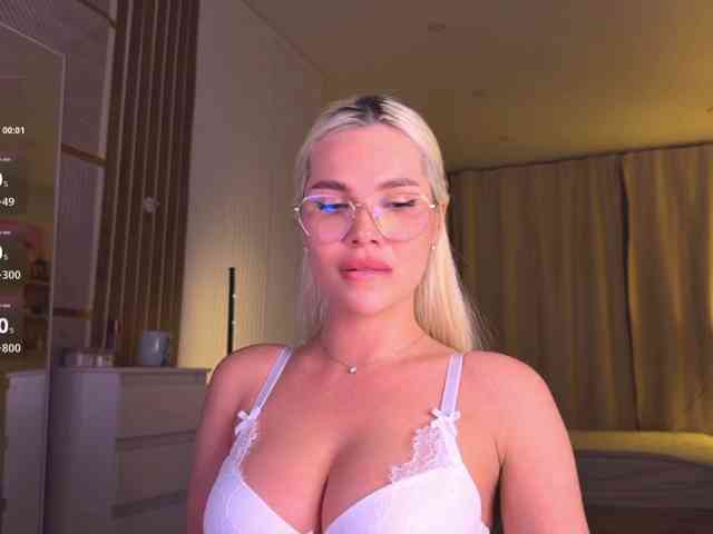 AlexaS_, live webcam girl, age 24, from Россия, streaming now, chatten, dansen
