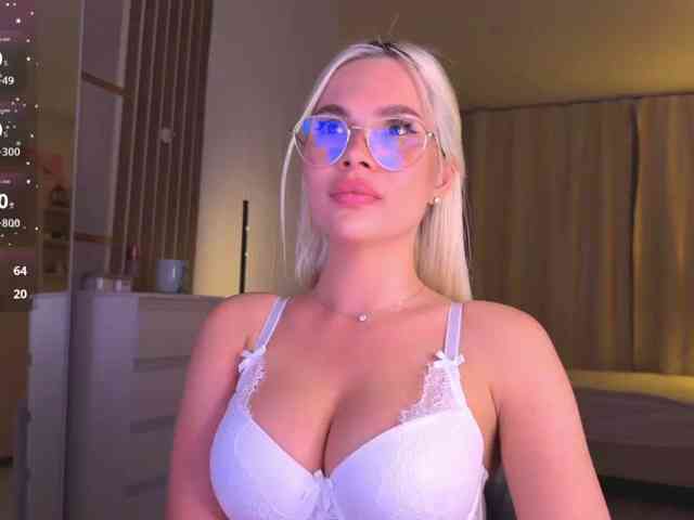 AlexaS_, live webcam girl, age 24, from Россия, streaming now, chatten, dansen
