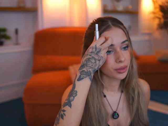 AvaSolis, live webcam girl, age 19, from USA, streaming now, pijpen, pijpbeurt