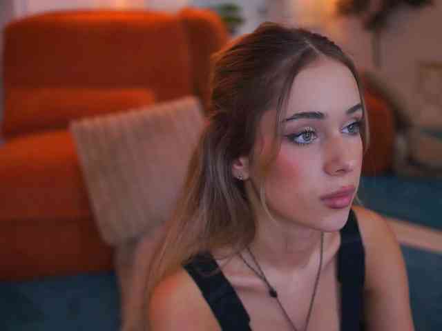 AvaSolis, live webcam girl, age 19, from USA, streaming now, pijpen, pijpbeurt