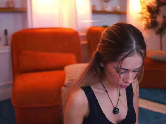 AvaSolis, live webcam girl, age 19, from USA, streaming now, pijpen, pijpbeurt