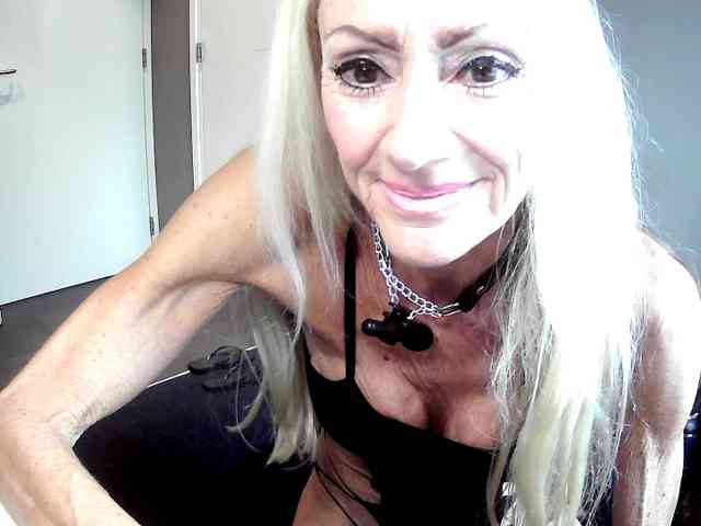thesiennadiamond, live webcam girl, age 55, from UNITED KINGDOM, streaming now, camshow, chatten