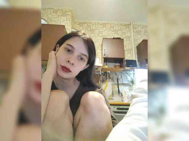 Tyvizex, live webcam girl, age 20, from RUSSIA, streaming now, anaal spelen, kont op mond
