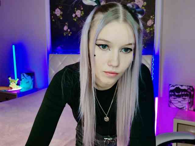 NaomiHita, live webcam girl, age 30, from Россия, streaming now, anaal spelen, kontvingeren