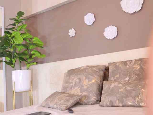 irisreid, live webcam girl, age 25, from COLOMBIA, streaming now, camshow, chatten