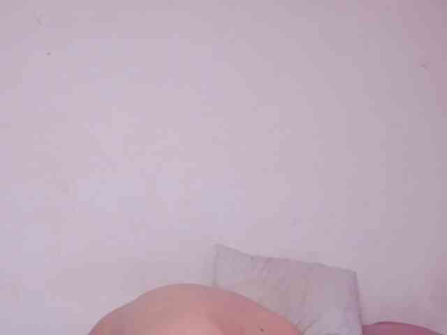 two_milkyway, live webcam girl, age 20, from COLOMBIA, streaming now, anaal spelen, kontvingeren