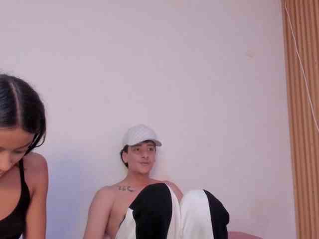 two_milkyway, live webcam girl, age 20, from COLOMBIA, streaming now, anaal spelen, kontvingeren