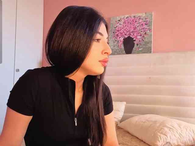 SweetyKissy, live webcam girl, age 19, from Латвия, streaming now, pijpbeurt, chatten