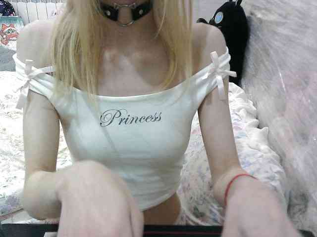 KittyBounty, live webcam girl, age 18, from POLAND, streaming now, anaal spelen, kontneuken