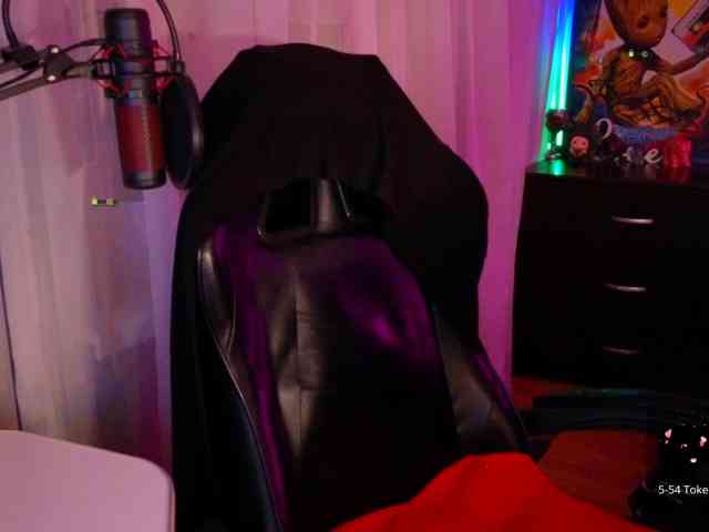 LadyLL, live webcam girl, age 42, from Россия, streaming now, pijpbeurt, camshow
