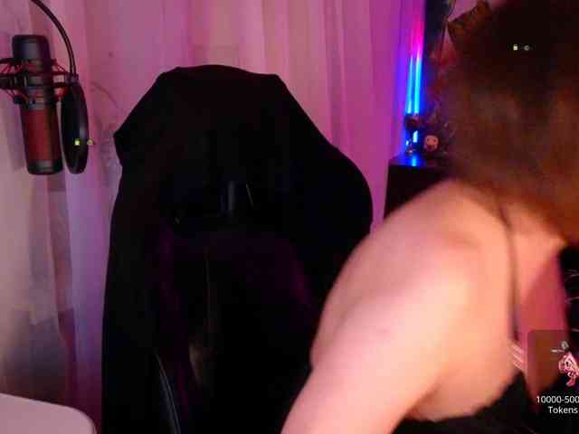 LadyLL, live webcam girl, age 42, from Россия, streaming now, pijpbeurt, camshow