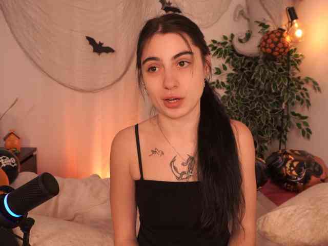 BlackkStorm, live webcam girl, age 18, from COUNTRY OF PASSIONS AND DEBAUCHERY), streaming now, chatten, dansen