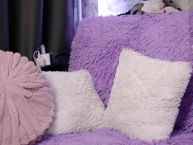 Yunakiss, live webcam girl, age 18, from LATVIA, streaming now, anaal spelen, kontneuken
