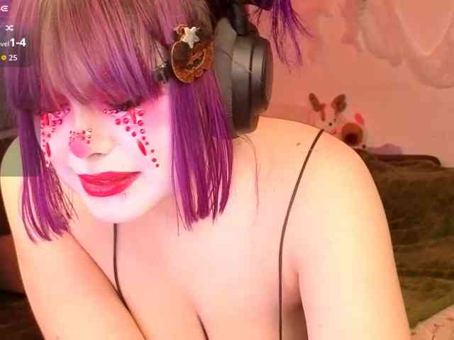 LovelyKristi, live webcam girl, age 18, from POLAND, streaming now, anaal spelen, ballikken