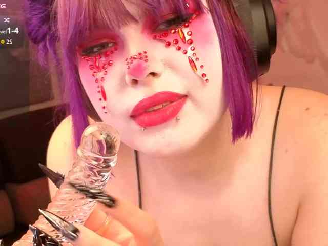 LovelyKristi, live webcam girl, age 18, from POLAND, streaming now, anaal spelen, ballikken