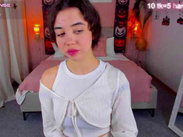 MissDilara, live webcam girl, age 19, from POLAND, streaming now, kontneuken, pijpbeurt