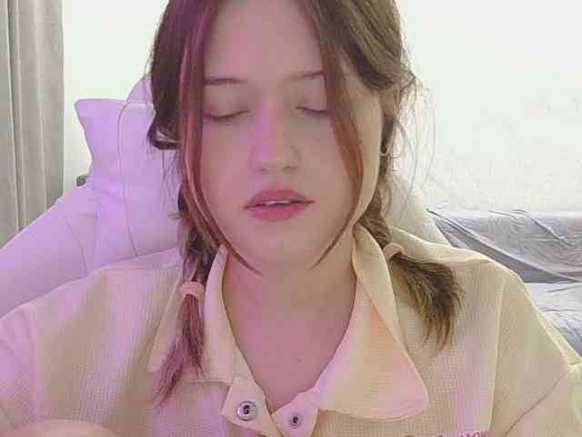 BelovedMary, live webcam girl, age 18, from LATVIA, streaming now, kontneuken, camshow