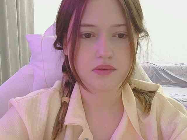 BelovedMary, live webcam girl, age 18, from LATVIA, streaming now, kontneuken, camshow