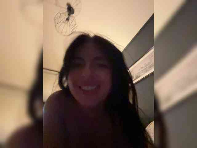 Lename, live webcam girl, age 35, from SPAIN, streaming now, kont op mond, chatten