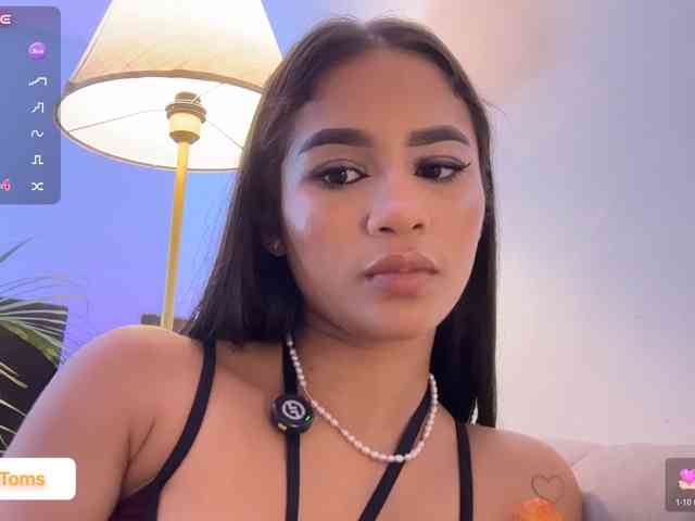 RachelTooms, live webcam girl, age 18, from UNITED STATES, streaming now, anaal spelen, kontvingeren