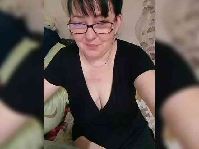 KindaKinda, live webcam girl, age 45, from POLAND, streaming now, chatten, dansen