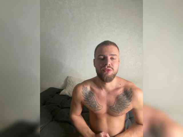 Traxalka666, live webcam girl, age 24, streaming now, trio, anaal spelen