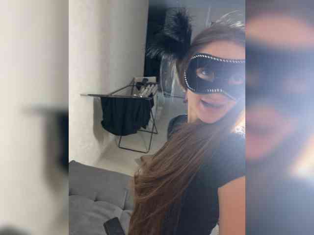 Traxalka666, live webcam girl, age 24, streaming now, trio, anaal spelen