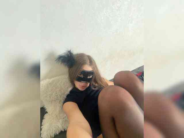 Traxalka666, live webcam girl, age 24, streaming now, trio, anaal spelen