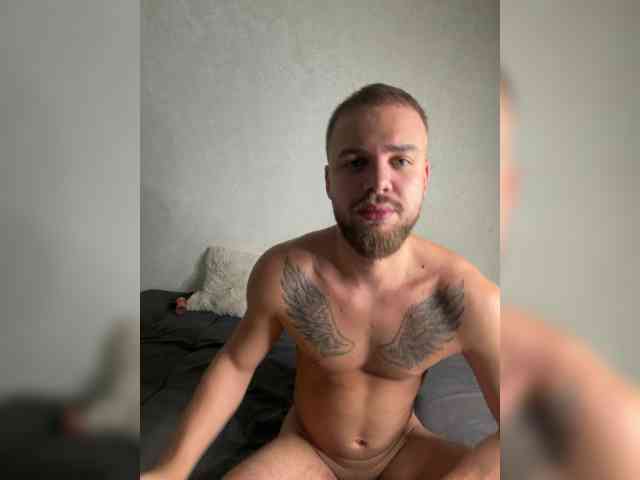 Traxalka666, live webcam girl, age 24, streaming now, trio, anaal spelen