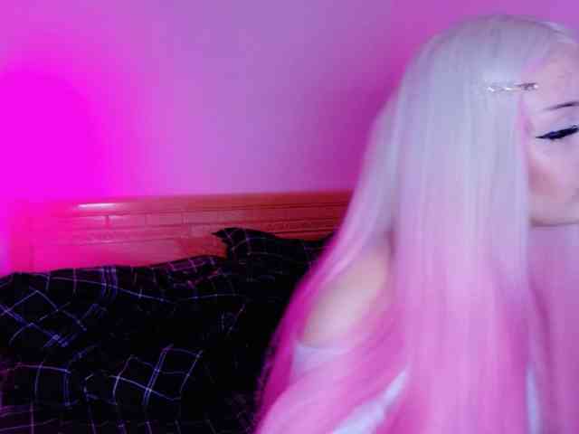 lolykari, live webcam girl, age 20, from Россия, streaming now, pijpbeurt, kontneuken