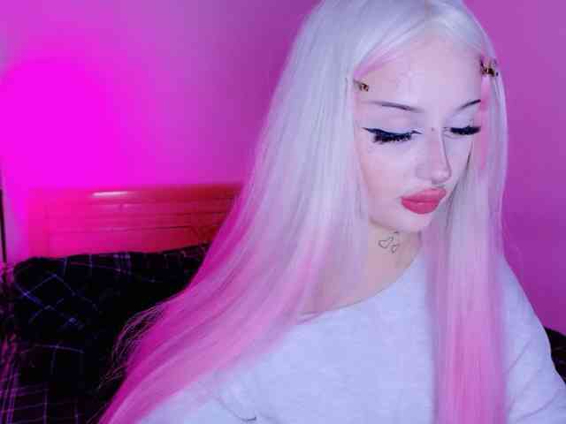 lolykari, live webcam girl, age 20, from Россия, streaming now, pijpbeurt, kontneuken