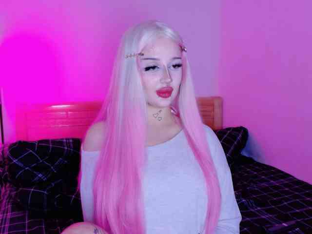 lolykari, live webcam girl, age 20, from Россия, streaming now, pijpbeurt, kontneuken
