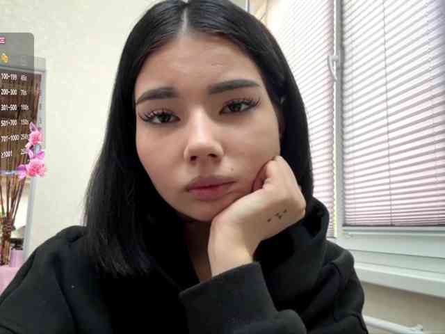 KeeshaSouthard, live webcam girl, age 18, from LATVIA, streaming now, anaal spelen, kontneuken