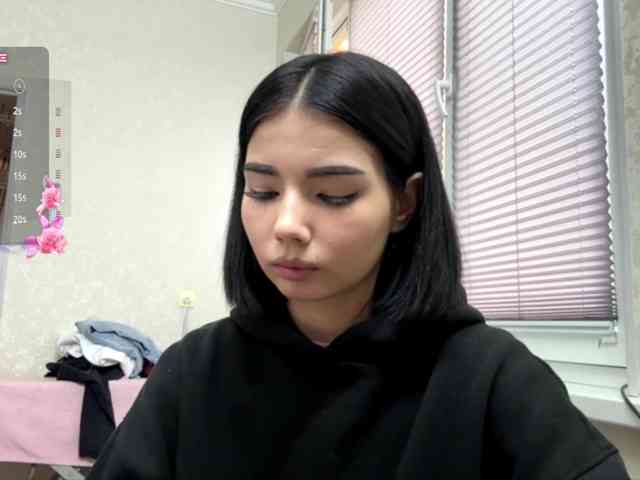KeeshaSouthard, live webcam girl, age 18, from LATVIA, streaming now, anaal spelen, kontneuken