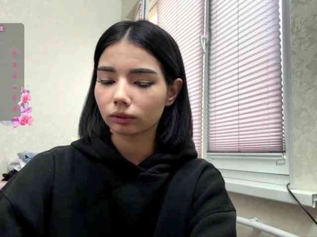 KeeshaSouthard, live webcam girl, age 18, from LATVIA, streaming now, anaal spelen, kontneuken