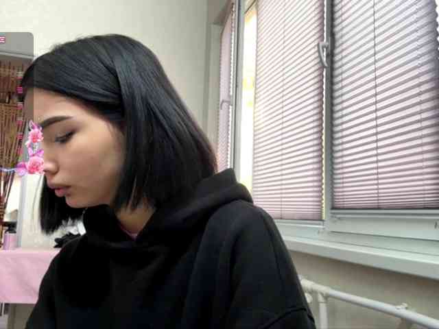 KeeshaSouthard, live webcam girl, age 18, from LATVIA, streaming now, anaal spelen, kontneuken