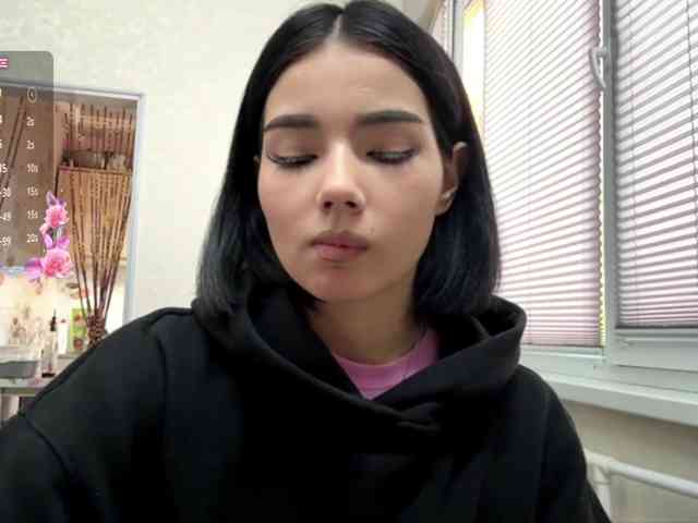 KeeshaSouthard, live webcam girl, age 18, from LATVIA, streaming now, anaal spelen, kontneuken