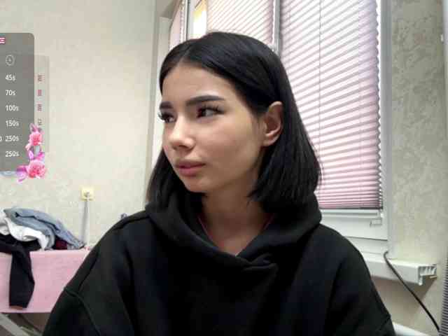 KeeshaSouthard, live webcam girl, age 18, from LATVIA, streaming now, anaal spelen, kontneuken