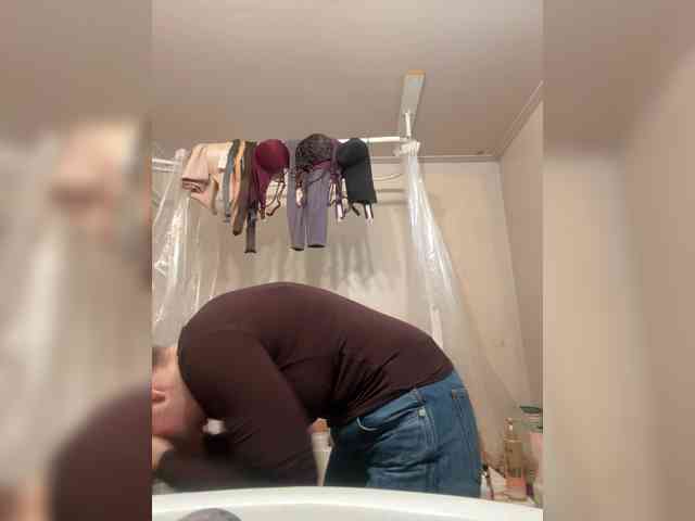 JulietteLatte81, live webcam girl, age 40, from UNITED STATES, streaming now, anaal spelen, aziatische massage