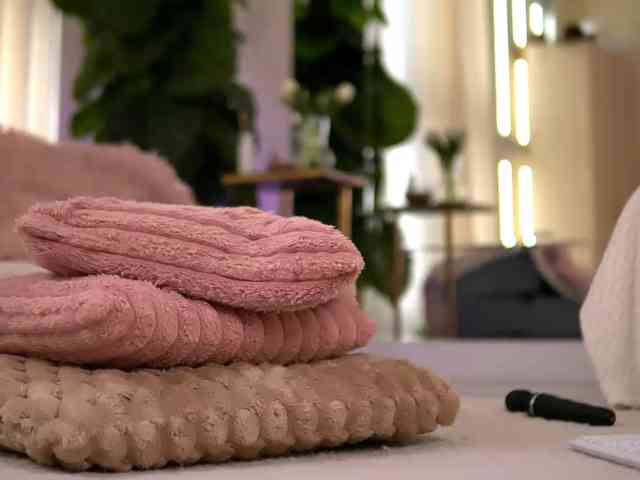JoyMuse, live webcam girl, age 28, streaming now, aziatische massage, kontvingeren