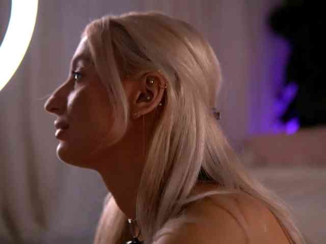 JoyMuse, live webcam girl, age 28, streaming now, aziatische massage, kontvingeren