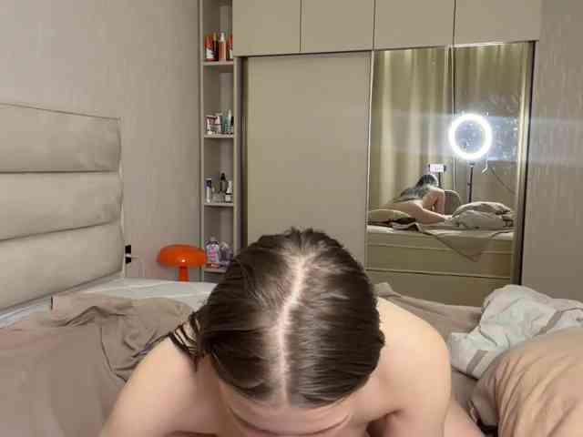 KiaraBasbas, live webcam girl, age 18, from POLAND, streaming now, aziatische massage, kontvingeren