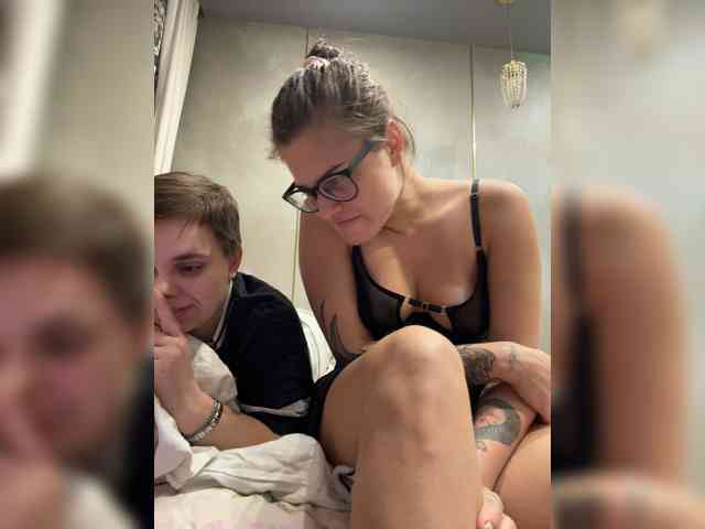 Kris-and-Vanessa, live webcam girl, age 27, from Россия, streaming now, anaal spelen, kontneuken